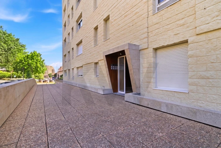 Apartamento T3 para Arrendamento em Aldoar, Foz do Douro e Nevogilde Foto 4