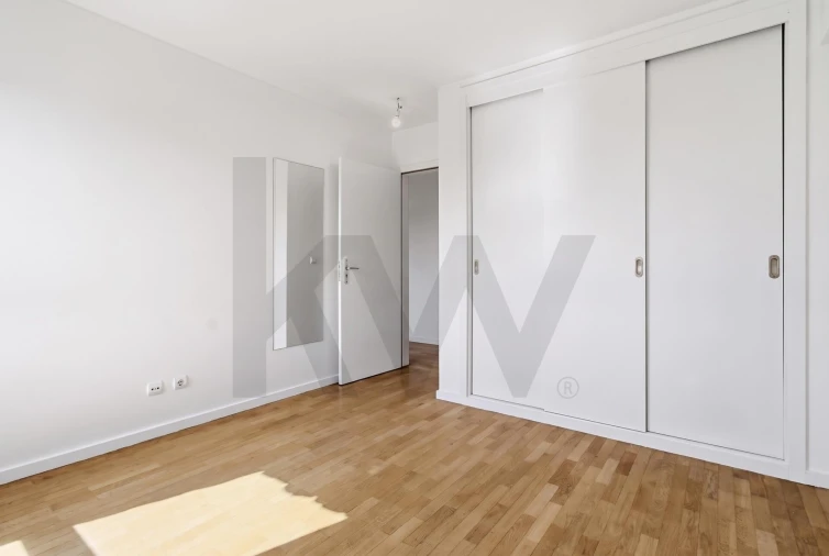 Apartamento T3 para Arrendamento em Aldoar, Foz do Douro e Nevogilde Foto 12