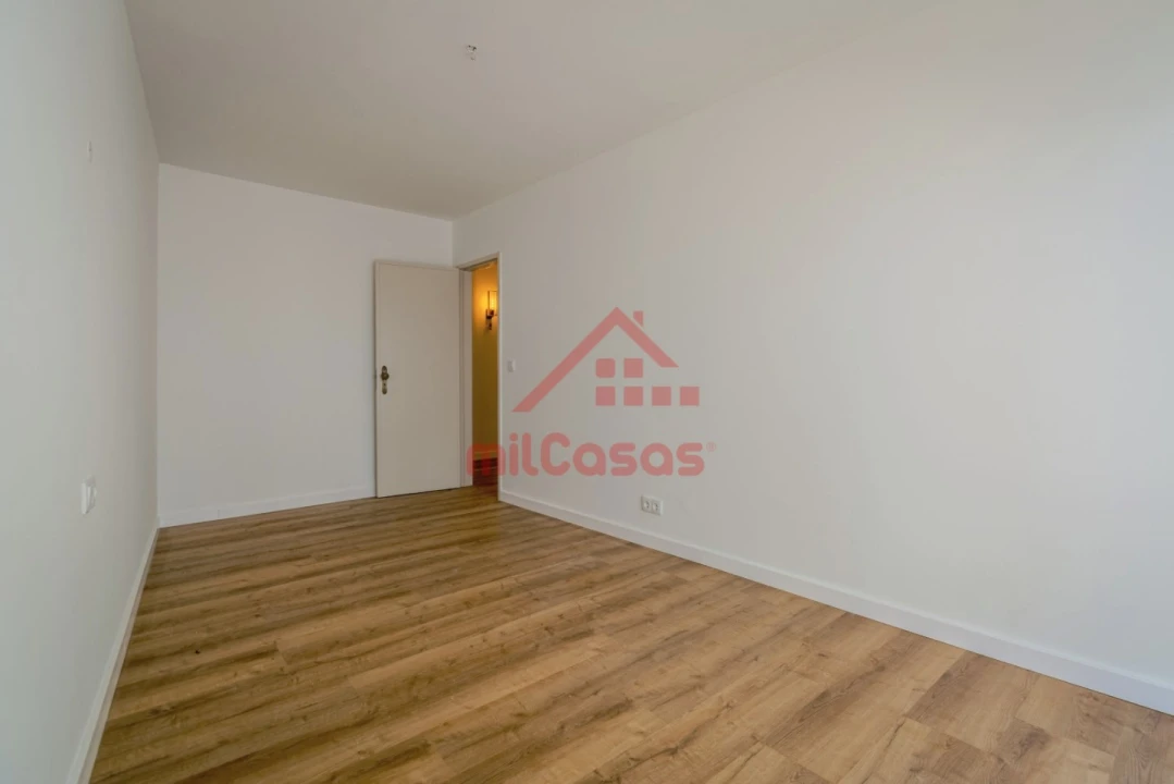 Apartamento T1 para Venda em Ericeira Foto 24