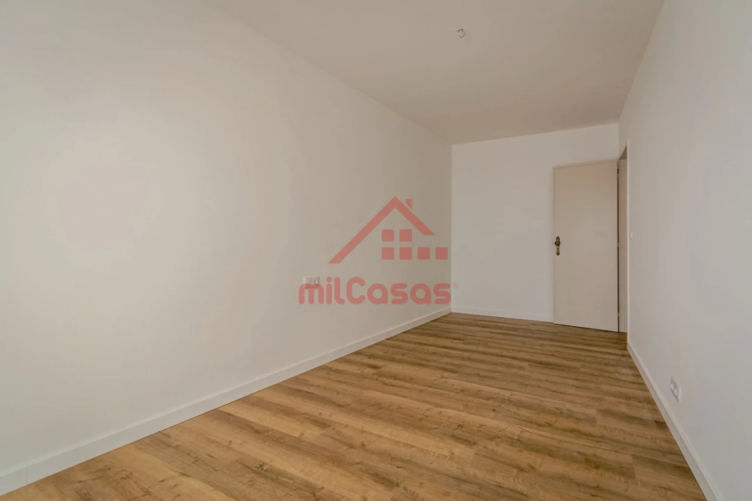 Apartamento T1 para Venda em Ericeira Foto 28
