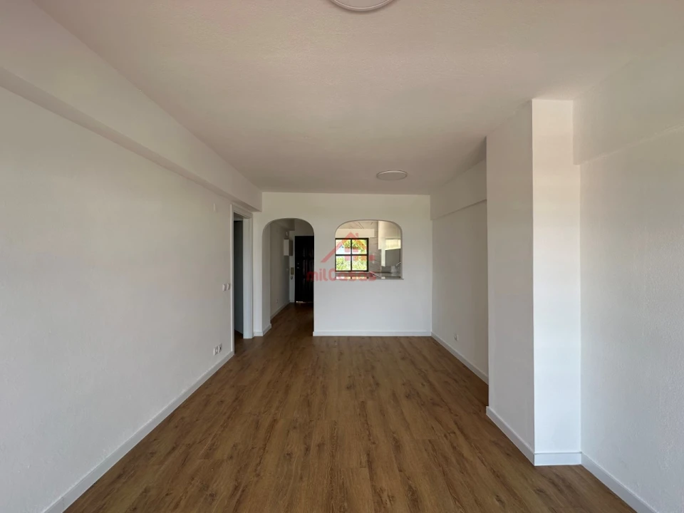Apartamento T2 para Arrendamento em Carvoeira Foto 3