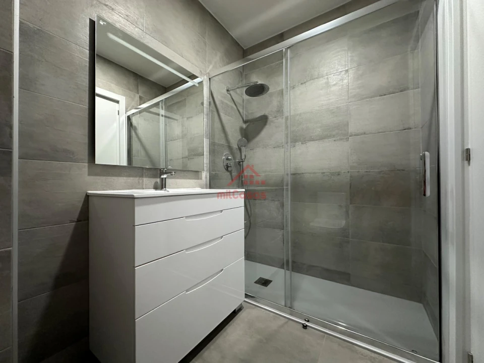 Apartamento T2 para Arrendamento em Carvoeira Foto 17