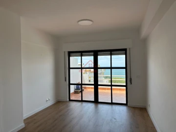 Apartamento T2 para Arrendamento em Carvoeira