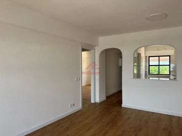 Apartamento T2 para Arrendamento em Carvoeira