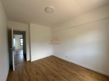 Apartamento T2 para Arrendamento em Carvoeira