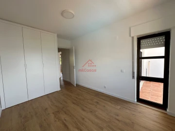 Apartamento T2 para Arrendamento em Carvoeira