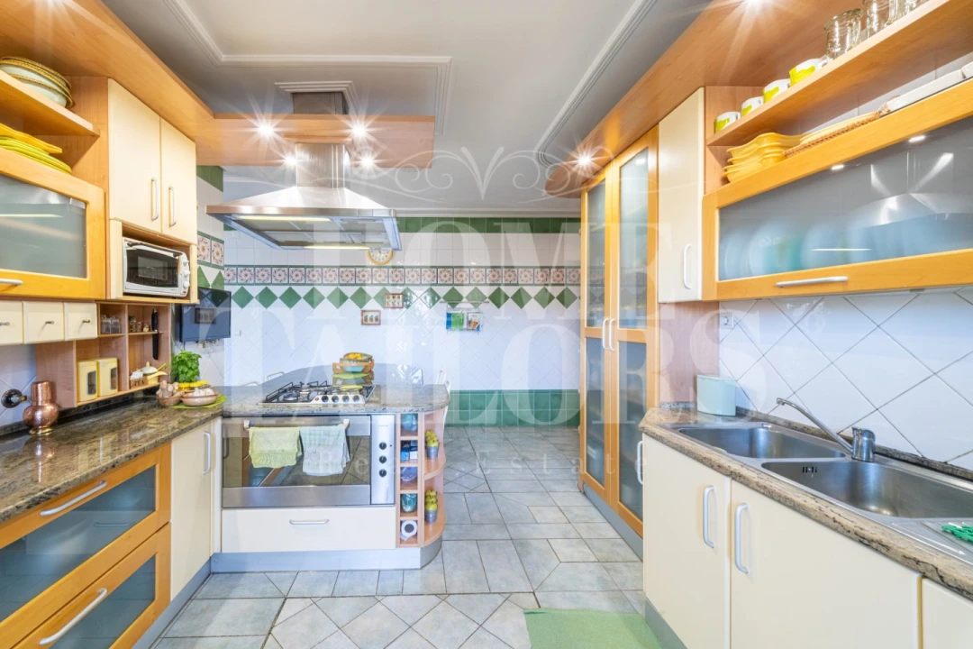 Apartamento T5 para Venda em Sacavém e Prior Velho Foto 10