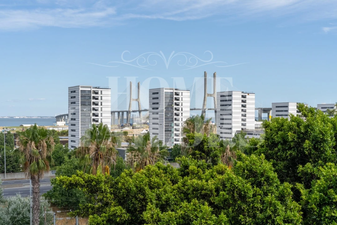 Apartamento T5 para Venda em Sacavém e Prior Velho Foto 25