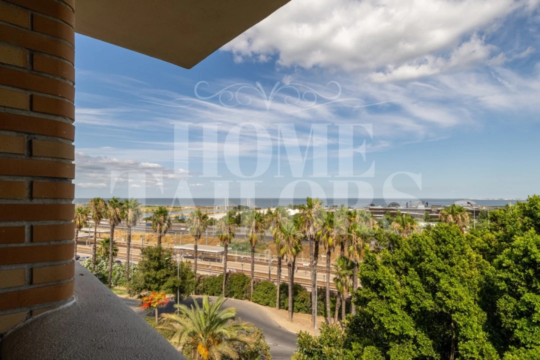 Apartamento T5 para Venda em Sacavém e Prior Velho Foto 36