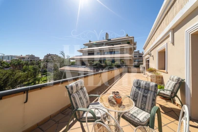 Apartamento T5 para Venda em Sacavém e Prior Velho