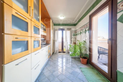 Apartamento T5 para Venda em Sacavém e Prior Velho