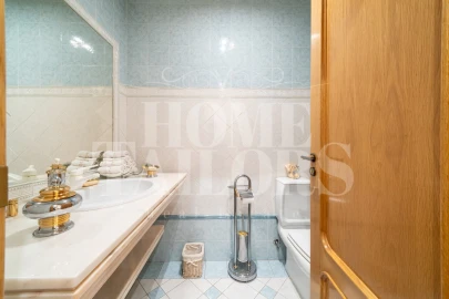 Apartamento T5 para Venda em Sacavém e Prior Velho