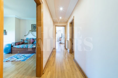 Apartamento T5 para Venda em Sacavém e Prior Velho