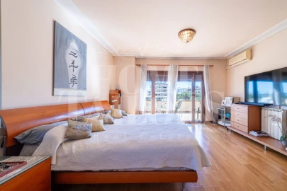 Apartamento T5 para Venda em Sacavém e Prior Velho