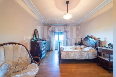 Apartamento T5 para Venda em Sacavém e Prior Velho