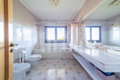 Apartamento T5 para Venda em Sacavém e Prior Velho