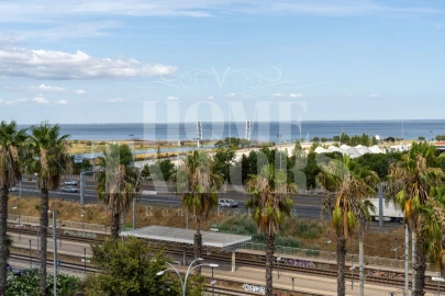 Apartamento T5 para Venda em Sacavém e Prior Velho