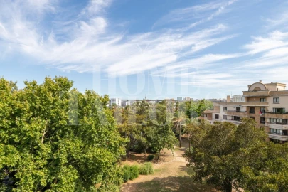 Apartamento T5 para Venda em Sacavém e Prior Velho