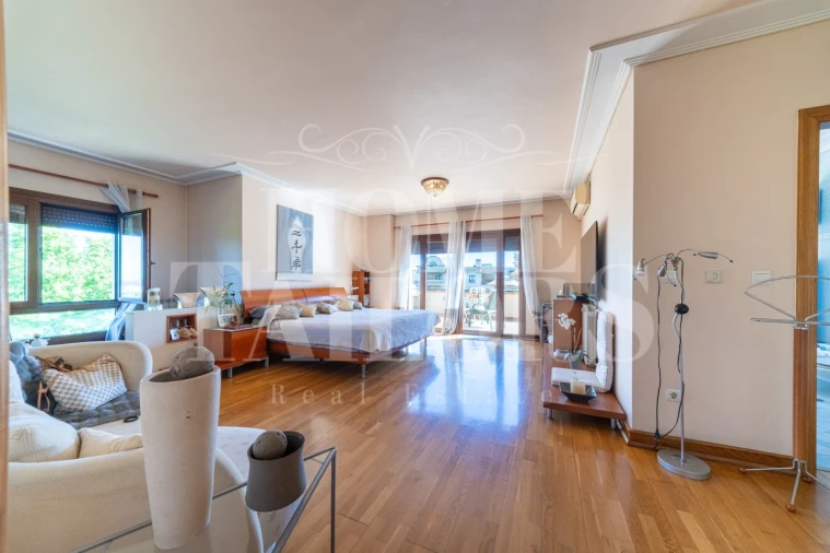 Apartamento T5 para Venda em Sacavém e Prior Velho Foto 18