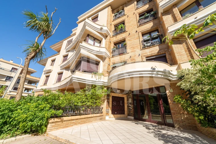 Apartamento T5 para Venda em Sacavém e Prior Velho Foto 29