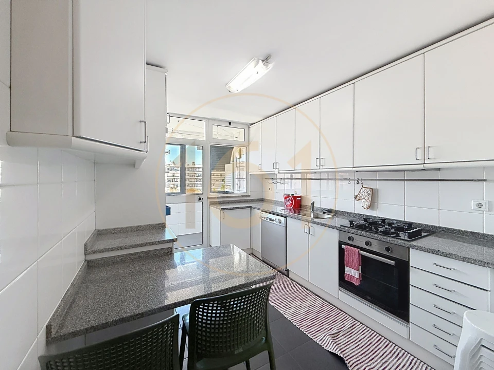 Apartamento T2 para Arrendamento em Paranhos Foto 6
