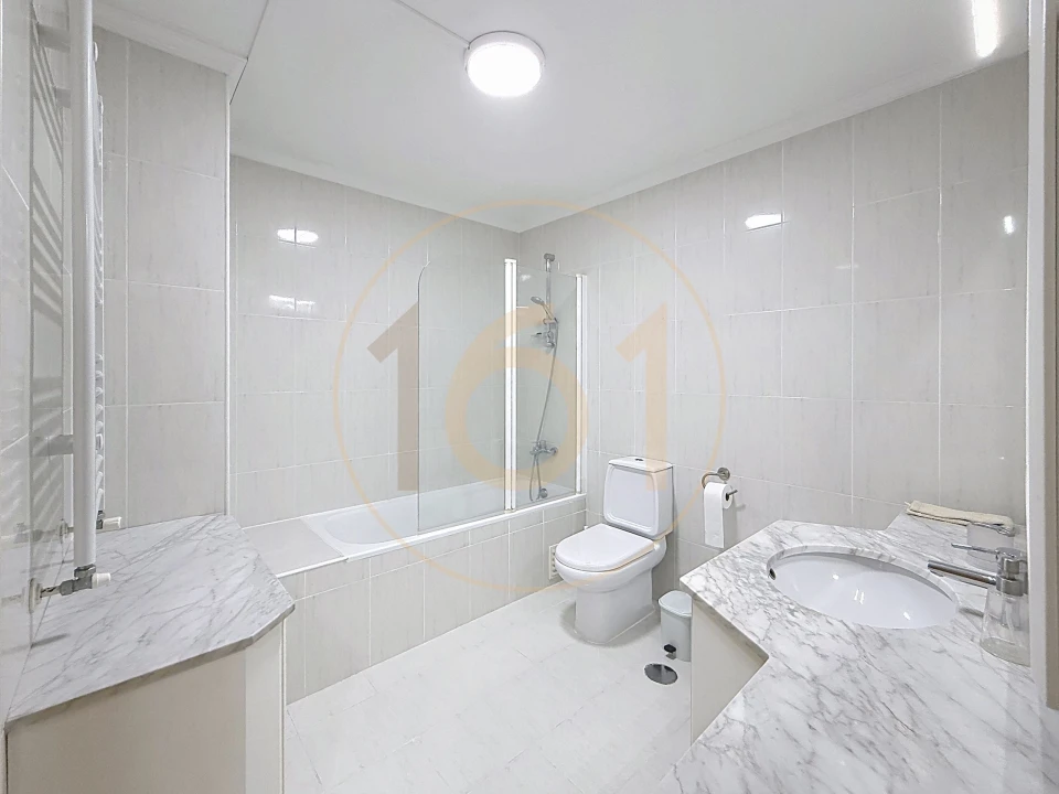 Apartamento T2 para Arrendamento em Paranhos Foto 13