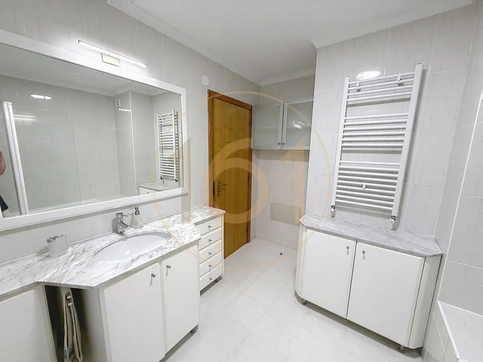 Apartamento T2 para Arrendamento em Paranhos Foto 16