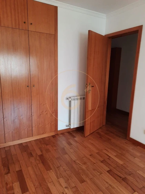 Apartamento T2 para Arrendamento em Paranhos