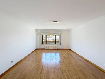 Apartamento T2 para Arrendamento em Paranhos