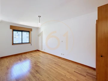 Apartamento T2 para Arrendamento em Paranhos