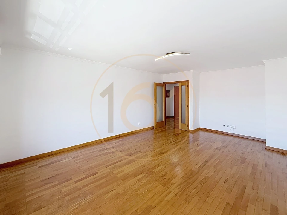 Apartamento T2 para Arrendamento em Paranhos Foto 2