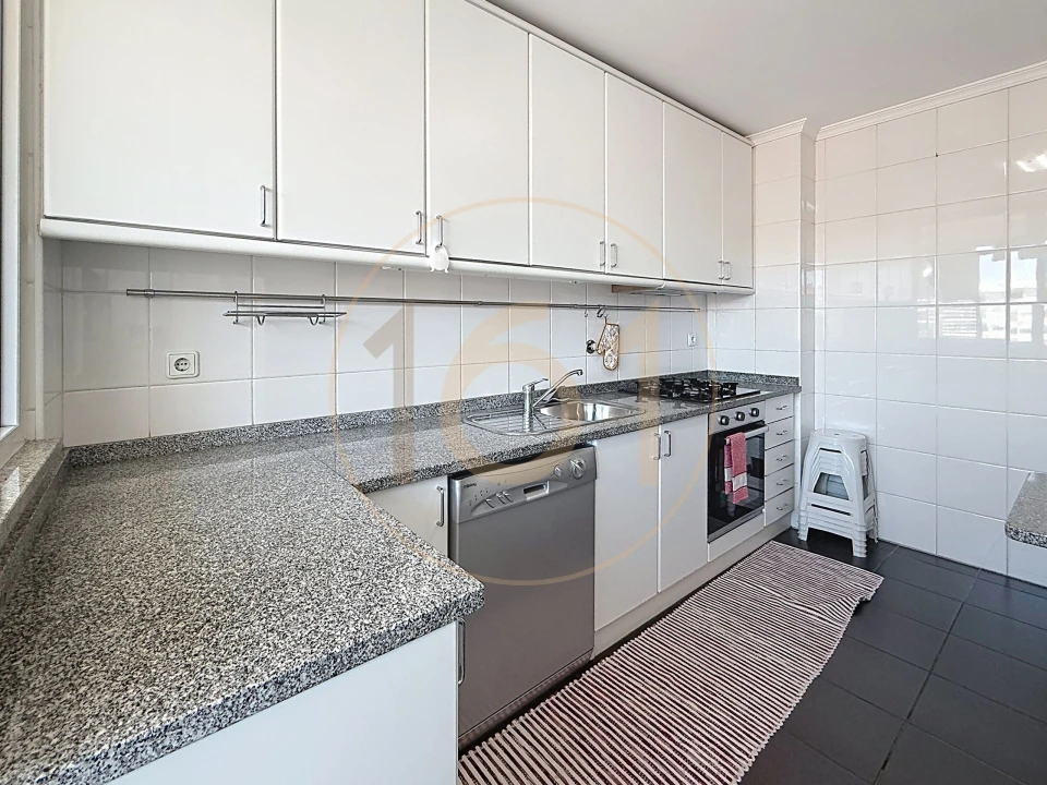 Apartamento T2 para Arrendamento em Paranhos Foto 7