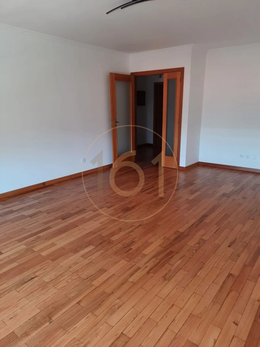 Apartamento T2 para Arrendamento em Paranhos Foto 2