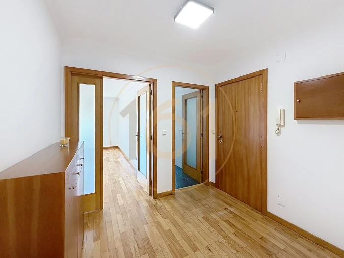 Apartamento T2 para Arrendamento em Paranhos Foto 5