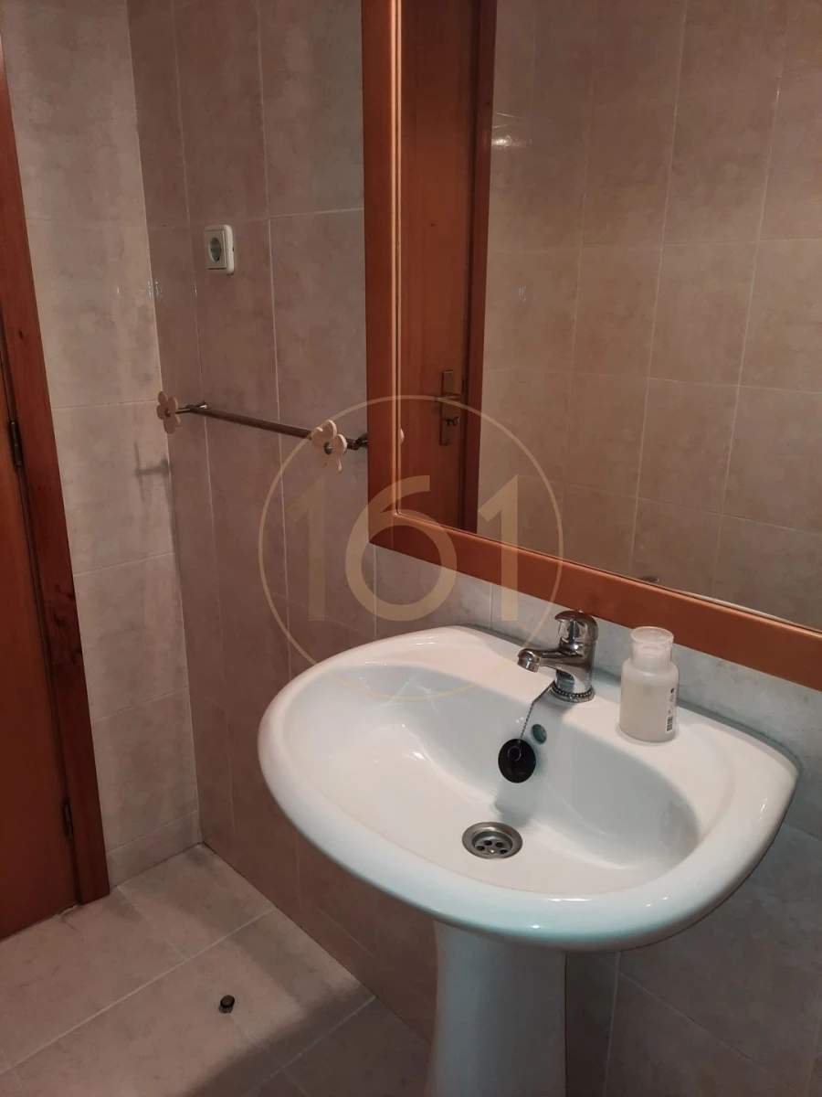 Apartamento T2 para Arrendamento em Paranhos Foto 25