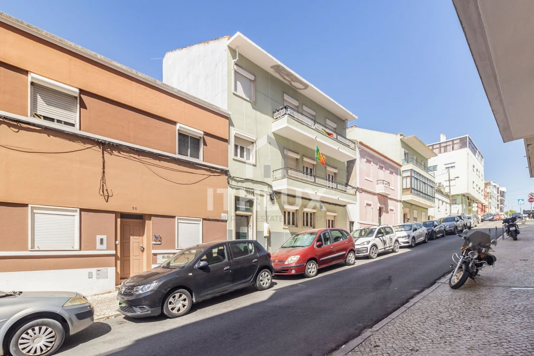 Prédio para Venda em Almada, Cova da Piedade, Pragal e Cacilhas Foto 33