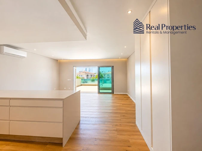 Apartamento T2 para Venda em Quarteira Foto 3