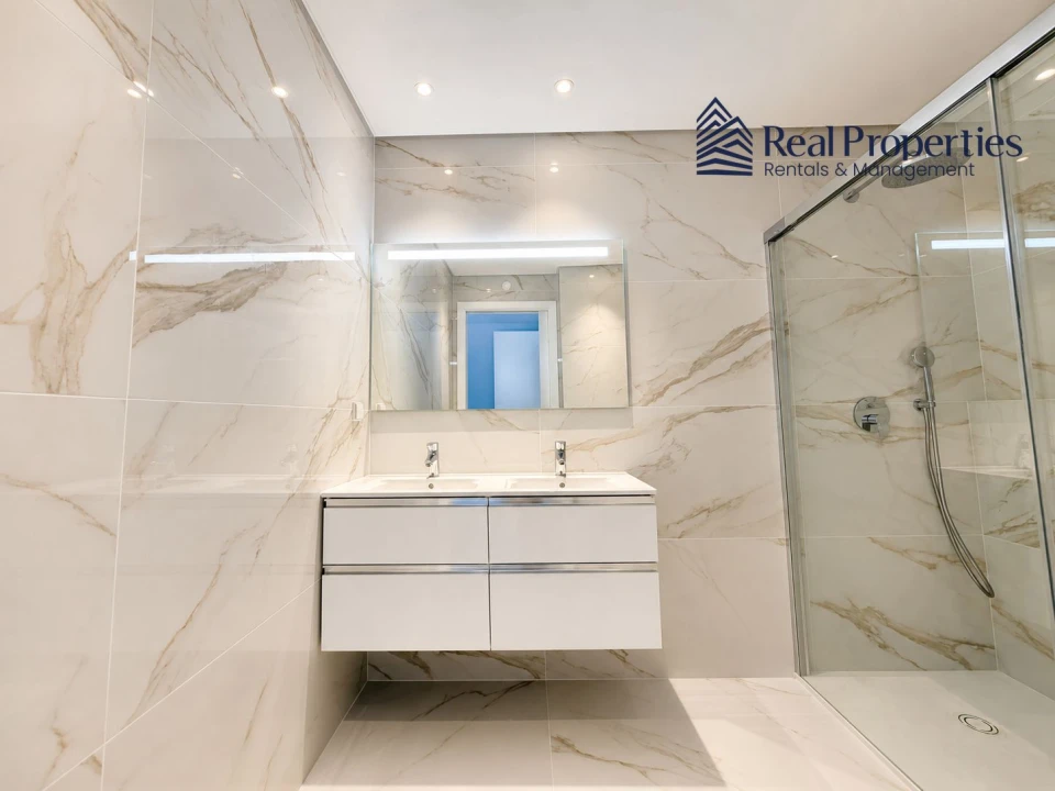 Apartamento T2 para Venda em Quarteira Foto 10