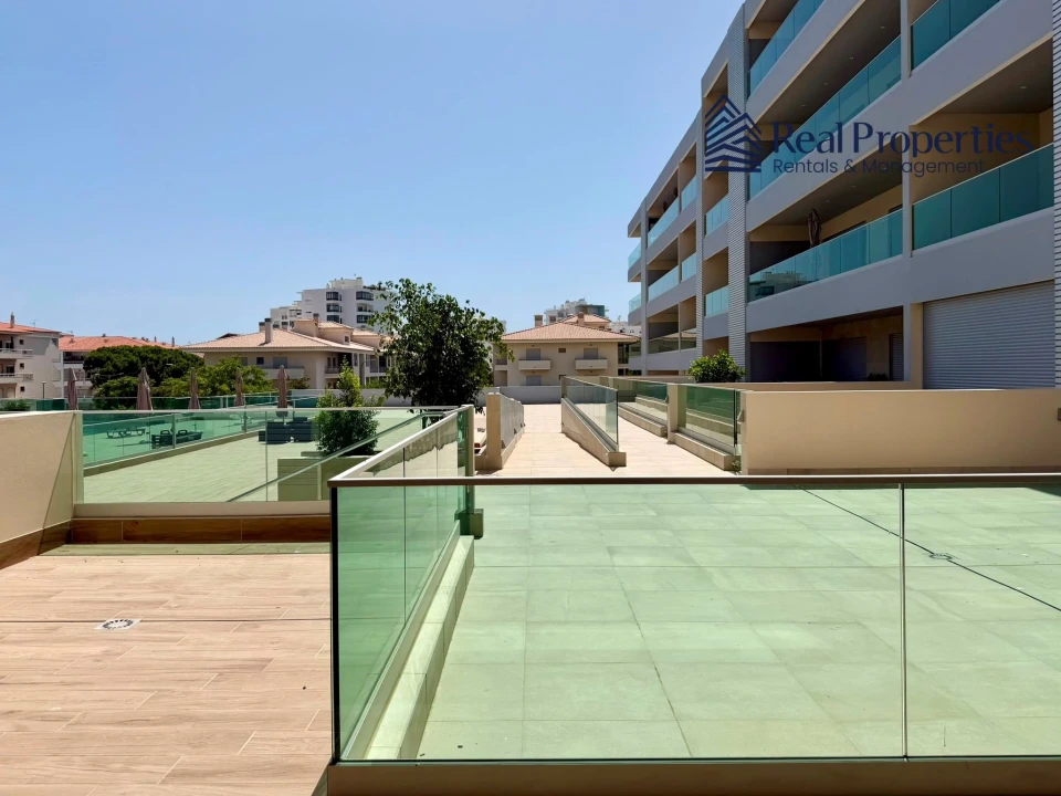 Apartamento T2 para Venda em Quarteira Foto 17