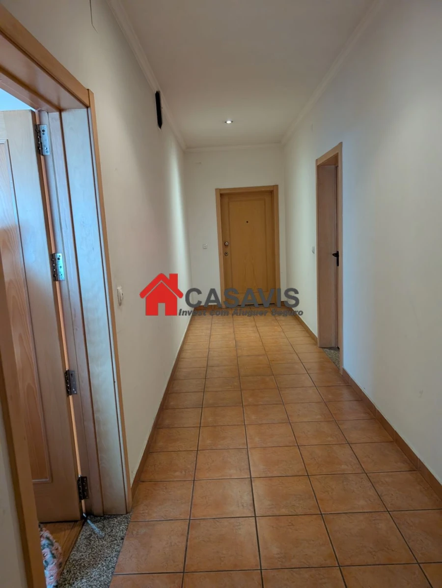 Apartamento T2 para Venda em Viseu Foto 18