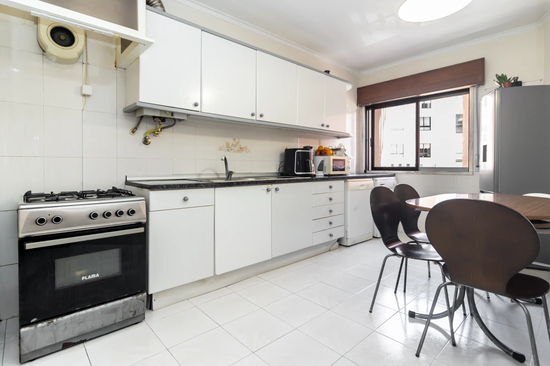 Apartamento T1 para Venda em Massamá e Monte Abraão Foto 7