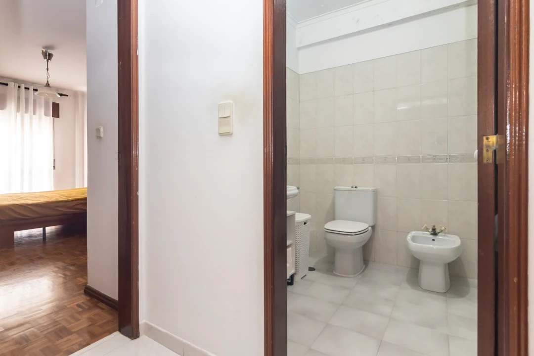 Apartamento T1 para Venda em Massamá e Monte Abraão Foto 19