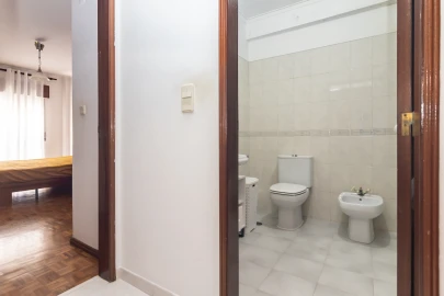 Apartamento T1 para Venda em Massamá e Monte Abraão
