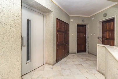 Apartamento T1 para Venda em Massamá e Monte Abraão