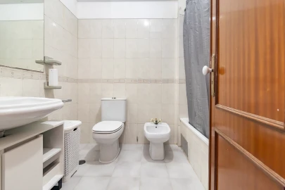 Apartamento T1 para Venda em Massamá e Monte Abraão