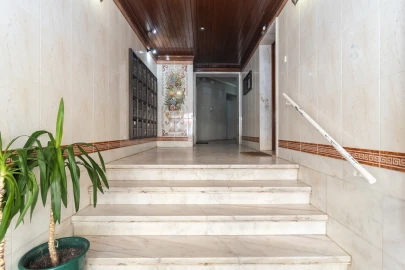 Apartamento T1 para Venda em Massamá e Monte Abraão