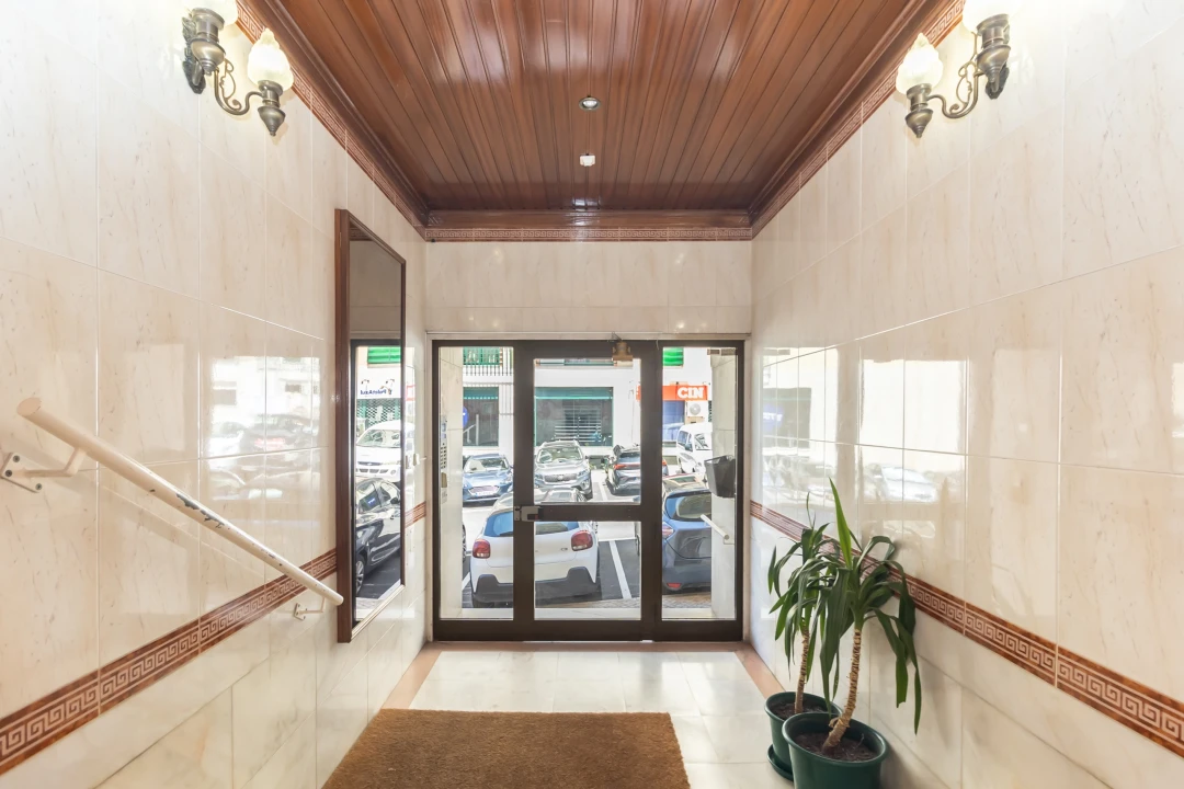 Apartamento T1 para Venda em Massamá e Monte Abraão Foto 3