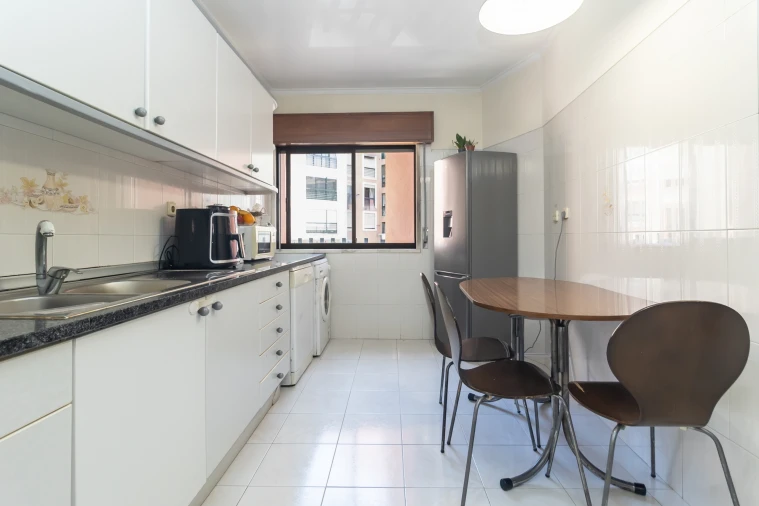 Apartamento T1 para Venda em Massamá e Monte Abraão Foto 8
