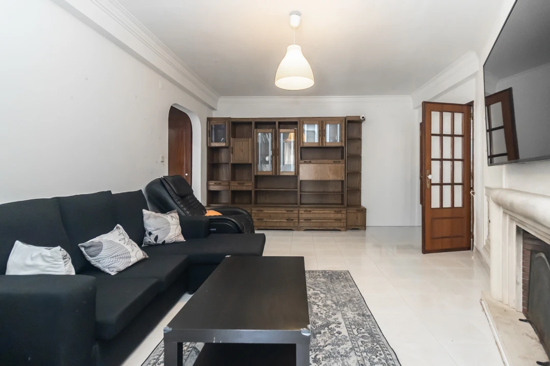 Apartamento T1 para Venda em Massamá e Monte Abraão Foto 15