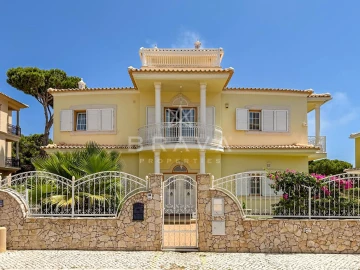 Moradia T3 para Venda em Albufeira e Olhos de Água